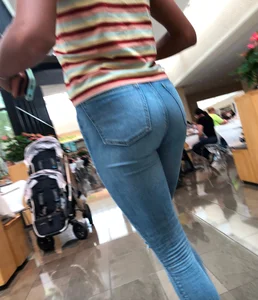 Tight round close up at the food court