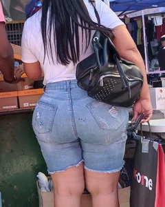 Mega-Ass in tight jeans