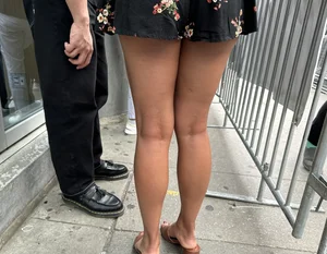 Hot Asian Girl Sexy Legs in Dress