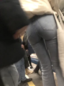 Nice Hot Booty in Tight Jeans at the Subway Station Creepshot