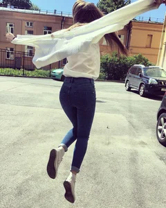 Teen in Tight Jeans Jumping City Candid