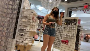 PAWG booty fits these tight jeans! (Not OC)