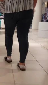 Thick girl shopping in tight jeans with a decent ass