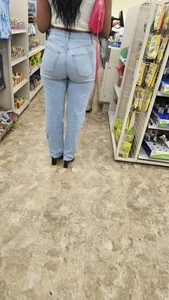 ABSOLUTE GORGEOUS EBONY FAT ASS w/ nice pedi