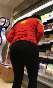 Convenience store employee with a sexy big ass in leggings