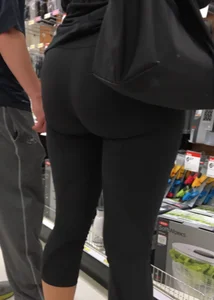 Big booty brunette milf shopping in leggings