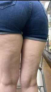 PAWG eating up shorts. VPL