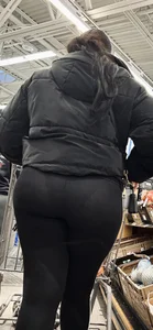 Nice ass w black on black see-thru VPL‼️