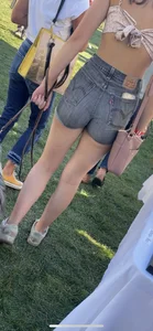 Really pretty college girl showing that ass off