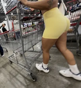 Beautiful Lightskin girl with fit bubble ass