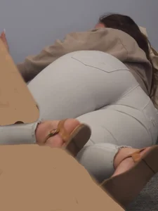 This chick gives me a sweet view