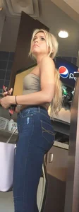 Sweet Blonde in Jeans