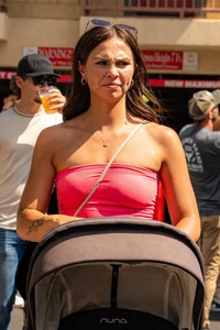 (OC) Pink tube top leggy MILF gorgeous face