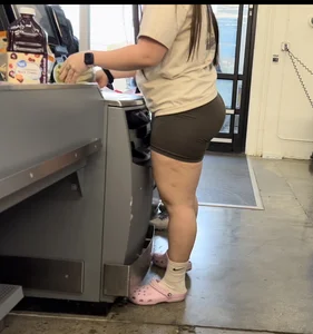 Amazing pawg  at the Self Check out