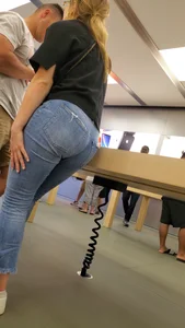 Apple store girl in tight jeans with a nice booty