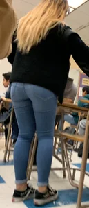 Teen Tight Blue Jeans Pantyline Ass