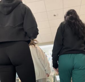 Thots on escalator kept looking down