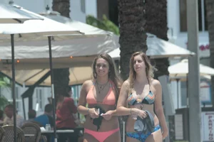 Sexy Florida beach bikini girls