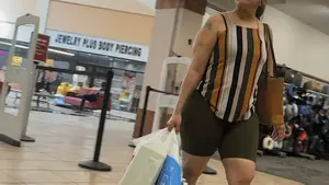 MILF Latinas at the mall with thick thighs