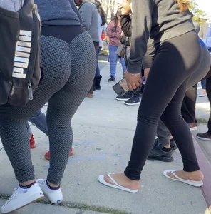 Booty runs in the family! ( 3 Generations of ass!)