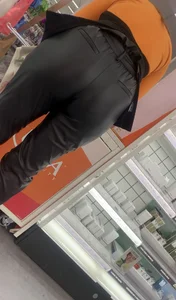 AMAZING ASS REDHEAD