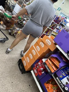 Brown Latina with huge bbl in booty shorts OC