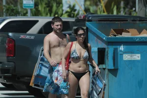 Huge collection of sexy girls out in bikinis in Florida