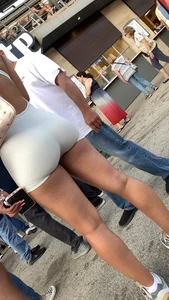 Ebony Bubbles At The Fest