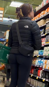 (30th Post!) Fit Chick at Whole Foods Bends Over in leggings