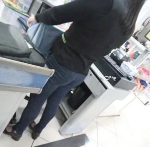 Pet shop cashier