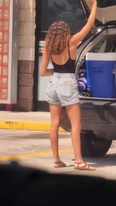 2 for 1 baddies outside 7/11