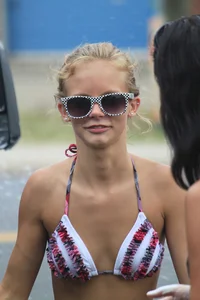 Various sexy girls at car washes in bikinis