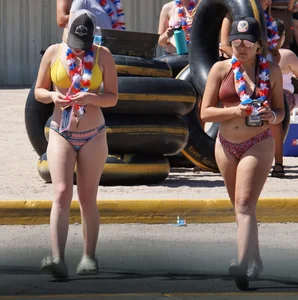 Sexy bikini girls