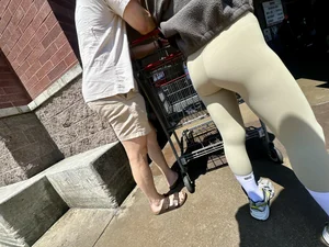 Asian Costco super tight leggings