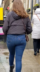 Levi’s Brunette