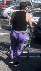 Mature chunky ass Latina in purple galaxy leggings