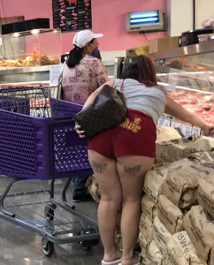 Latina with big booty in red shorts doesn't care about Rona