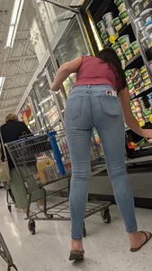 Tight beauty women with nice tits in blue jeans at walmart. OC