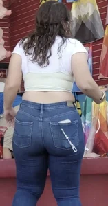 More hot pics of a great bubble ass in tight blue jeans