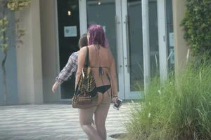 Candid Florida beach and bikini girls