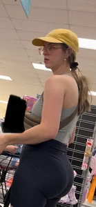 MILF PAWG WITH A DUMPTRUCK ASS
