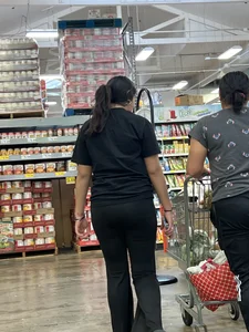 Fat booty in flares / bonus skirt pic