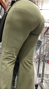 Thick Latina Milf In Green Leggings! Non OC