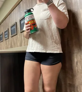 Thick college slut in shorts