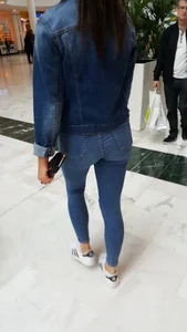 Hot Candid Booties in Tight Jeans Creepshots