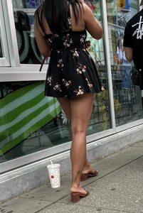 Hot Asian Girl Sexy Legs in Dress