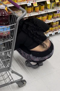 Thick mixed girl in leggings whaletail tease