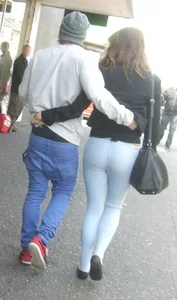 Girl in tight jeggings with vpl