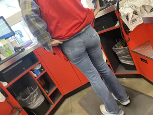 Big booty milf coworker(vpl)