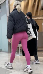Hot pink leggings in the mall